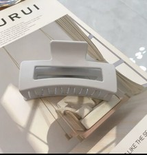 Haarspange Matt Hellblau aus Kunststoff Für Jeden Anlass Groß für Haar.