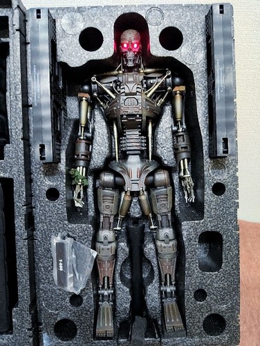 Hot toys mms93 terminator - toys,