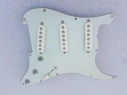 2000 fender stratocaster - 2000,
