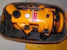 Theodolit ,   Marke Theis, in