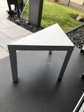 Ecktisch silberfarbig