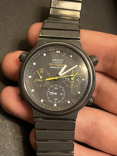 Seiko quartz chronograph - seiko,