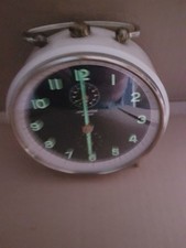 Alter Wecker  zum Aufziehen leuchtene ziffern