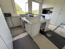 Schrankwand, Jeder Schrank Ist abschließbar