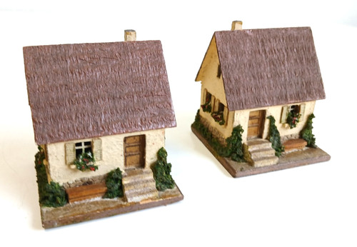 Siedlungshaus aus holz - -,