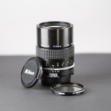 Nikon NIKKOR 135mm f/2.8 AI Objektiv MF Getestet