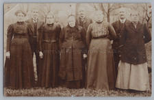 Kleidung Mode 1900er 1910er Schwarze Kleidung Rock Kopftuch - altes Foto