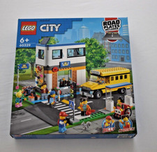 LEGO® City 60329 Schule mit