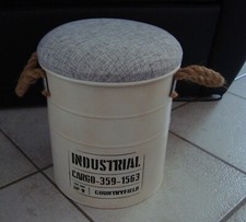 Dekorativer Blecheimer, Box, Behälter, Hocker im Industriedesign