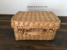 Bastkörbchen mit Deckel