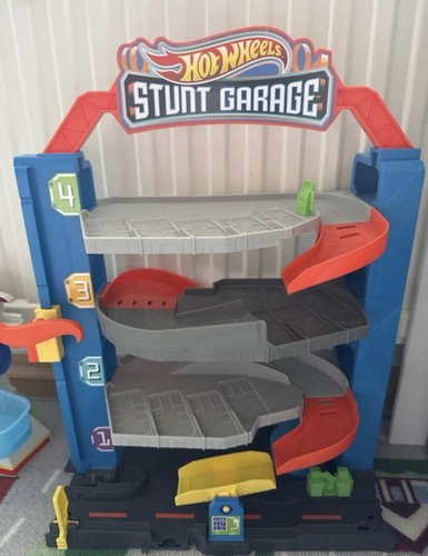 Hot wheels garage - hot,