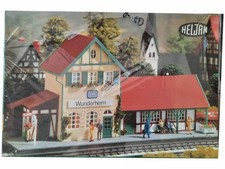 Heljan kleiner Land Bahnhof