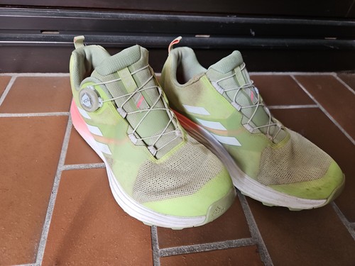 Sport schuhe von adidas - sport,