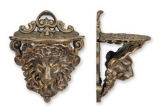 Eine Wandkonsole aus Gusseisen