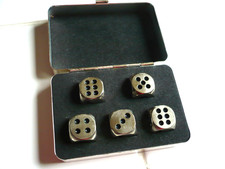 Metall - Würfel aus