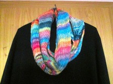 Handgestrickter Schlauchschal