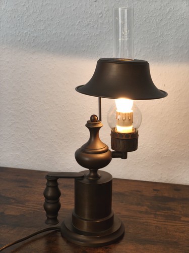 Tischlampe