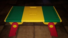 LEGO® Spieltisch mit Aufbewahrungsfächern - gelb grün rot - zusammenklappbar