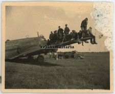 Orig. Foto russische Gefangene auf Flügel Junkers Ju 52 Flugzeug in Russland