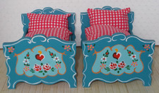 Dora Kuhn Betten ?️Hell-Blau mit Bauern Malerei mit Bettzeug Holz Puppen Möbel