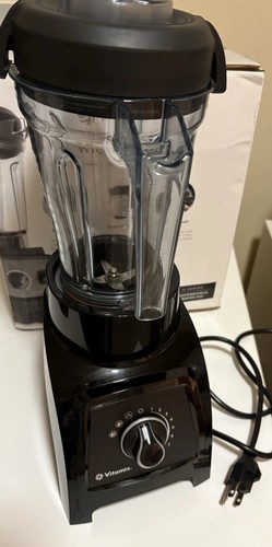 New vitamix blender - new,
