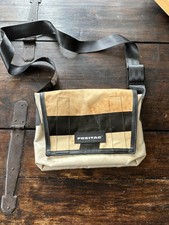 FREITAG F11 Lassie Messenger