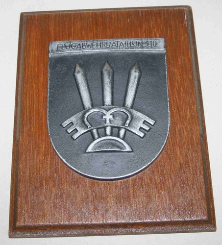 Holztafel mit wappen - holztafel,
