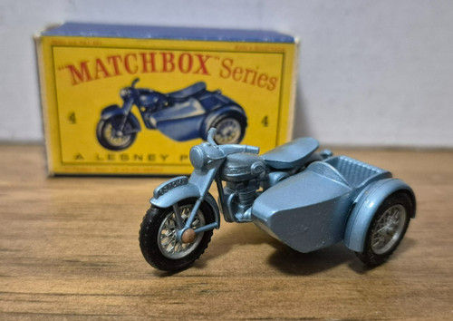 Triumph t 110 matchbox - 4,