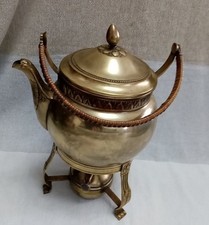 Teekanne auf Stövchen - innen