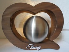 Tierurne Urne 1-35 kg Herz Kugel Holz Nußbaum LED Katze Hund 1,7 L neu