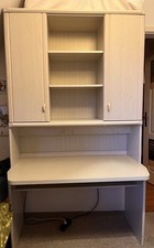 Schreibtisch mit Aufsatz