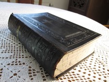 Alte antike Bibel, Heilige