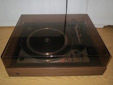 Plattenspieler DUAL 1226  Type  in Holz.