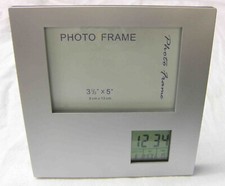 Photo Bilderrahmen mit Digital Quartzuhr