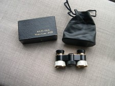 Opernglas Theaterglas, Revue