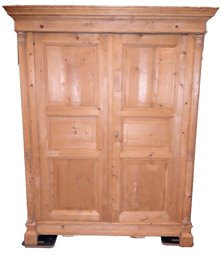 Alter kleiderschrank - ***,