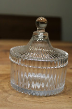 Kleine Glasdose mit Deckel