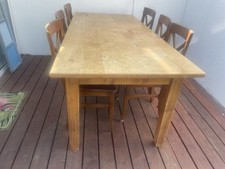 Tisch mit 6 Stühlen 2 Meter Länge ,90 cm Breite. Komplett aus Holz