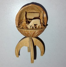 Handgefertigtes  Miniatur- Diorama İn  Walnussschale - Waldszene-sammlerstuck