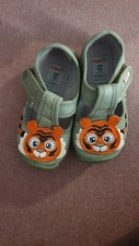 Neuwertige Superfit Baby Schuhe Größe 21 In Grün Mit Tiger Klettverschluss