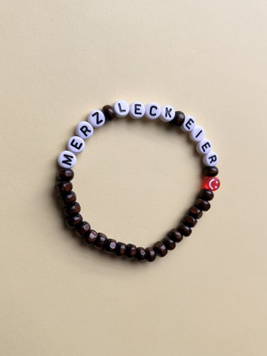 Perlenarmband merz leck - „merz,