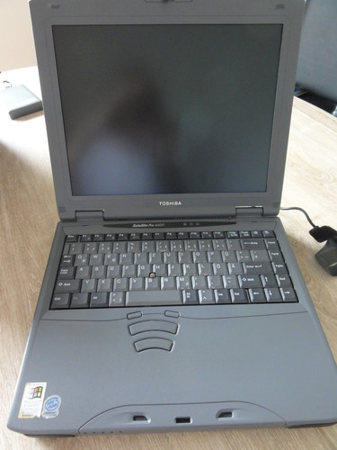 Windows retro laptop - windows,