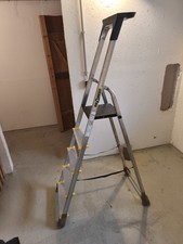 Stehleiter 5 stufen mit Werkzeugablage
