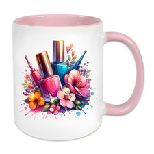 Nagelstudio, Nageldesignerin