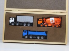 3x Mercedes-Benz 4-Achser