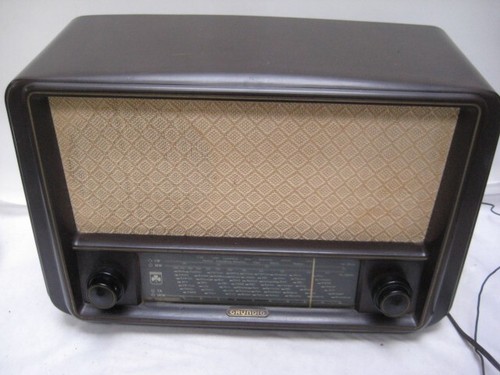 Altes radio bakelit grundig - altes,