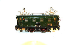 schöne alte Märklin Spur 0 Blech 20V Elektrolokomotive RS 66/12920