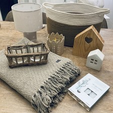 Dekopaket Dekoration Landhaus Skandi~ Lampe Korb Plaid 