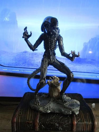 Alien figure mcfarlane toys - alien,