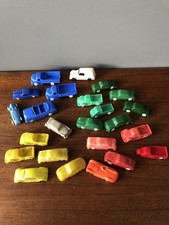 24 kleine, alte Plastikautos